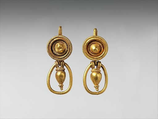 Gold earrings with pendant vase and ring
