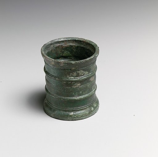 Bronze cylindrical cup