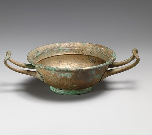 Bronze kylix (drinking cup)