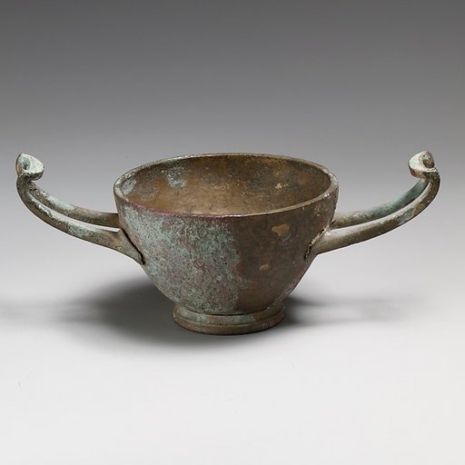 Bronze kylix (drinking cup)