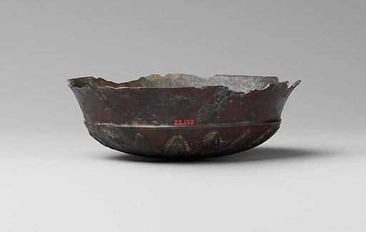 Bronze phiale (libation bowl) with rosette on the bottom