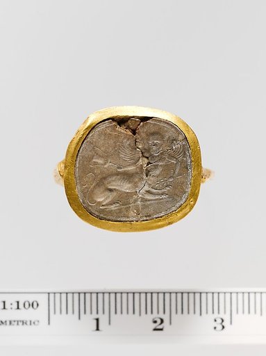 Chalcedonic quartz seal set in a gold ring