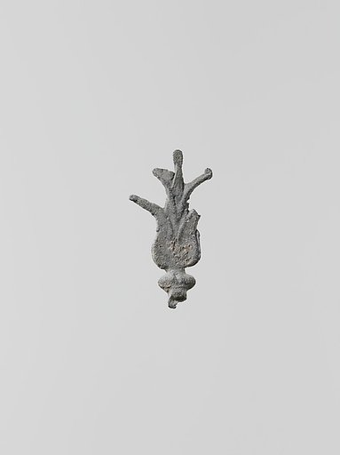 Lead ornament in the form of a bud