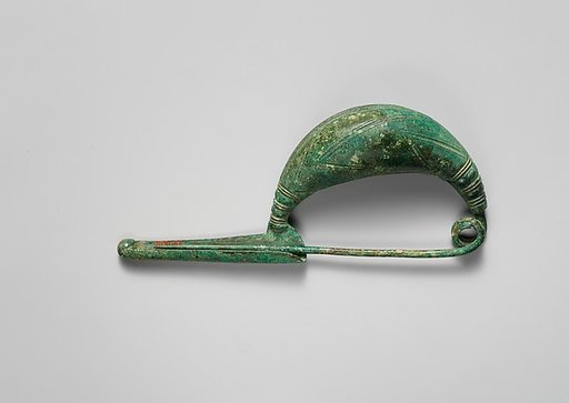 Bronze navicella-type fibula (safety pin)