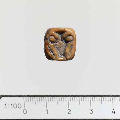 Steatite triangular prism