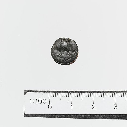 Steatite reel-shaped seal