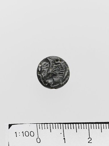 Steatite lentoid seal