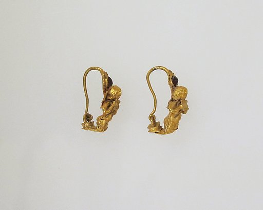 Earring with Eros