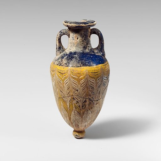 Glass amphoriskos (perfume bottle)
