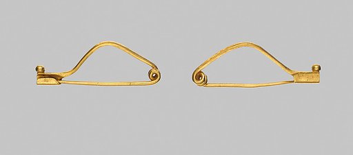 Two gold fibulae (safety pins)