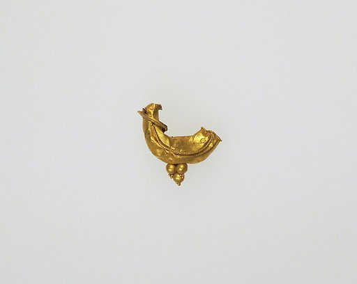 Earring, boat-shaped
