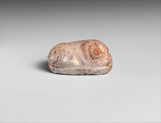 Carnelian scaraboid with back in form of lion