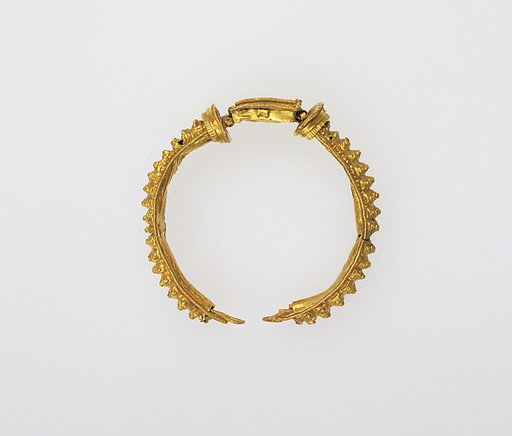 Bracelet with garnet