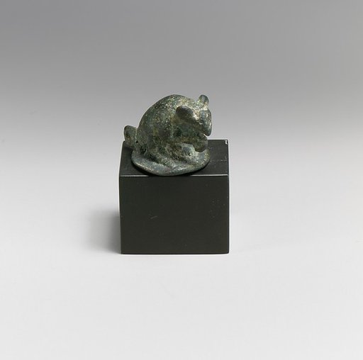 Bronze statuette of a mouse