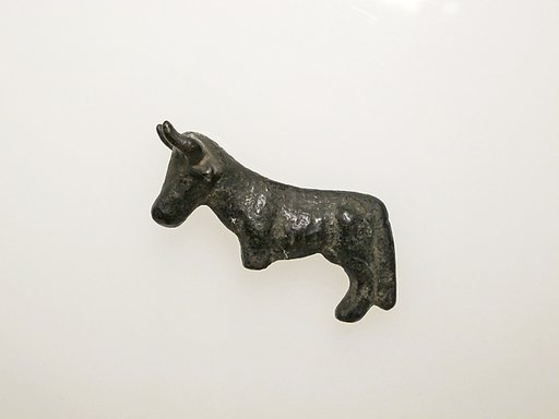Bronze statuette of bull