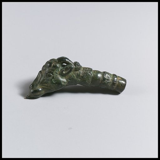 Pin with head of a goat