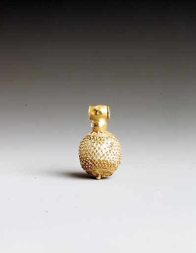 Gold pendant