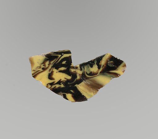 Glass mosaic inlay fragment