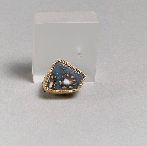 Glass mosaic fragment