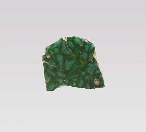 Glass mosaic inlay fragment