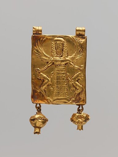 Gold pendant with Mistress of Animals