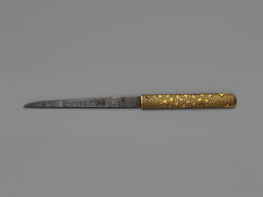 Knife Handle (<i>Kozuka</i>) with Blade Depicting Maples, Arabesques, and Patterns (紅葉唐草文様図小柄)