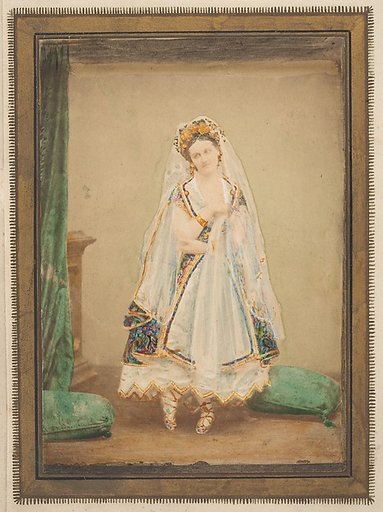 [La Comtesse in robe de piqué or as Judith (?)]