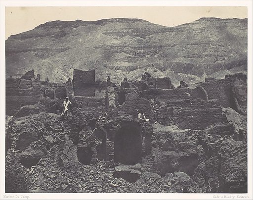 Thebes. Médinet-Habou. Runes de la ville de Papa