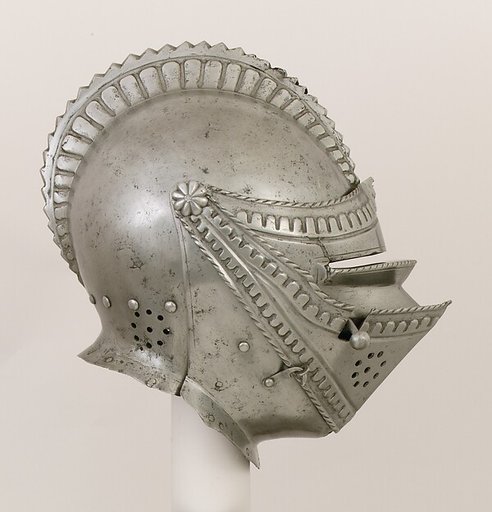 Close-Helmet for the Field