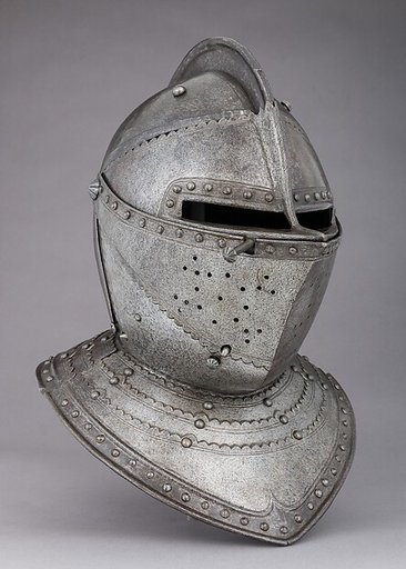 Close-Helmet for the Field