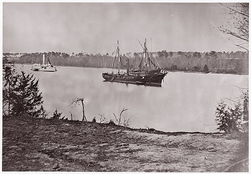 [U.S. Gunboat "Mendota" and Other Ships on James River, Virginia]