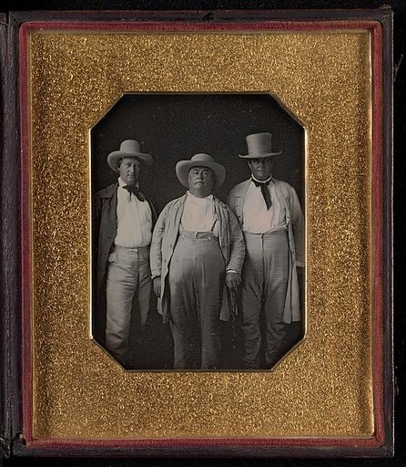 [Three Planters]