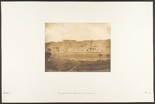 Vue générale de l'île de Philae, prise de l'île de Begueh (Ouest)
