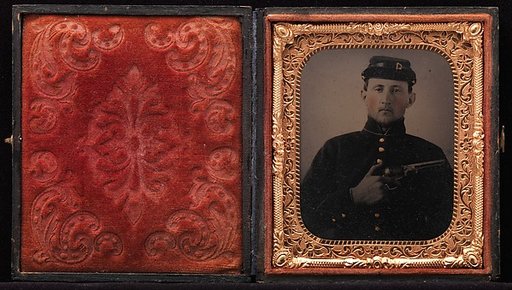 [Union Soldier with Colt Revolver, in Studio]