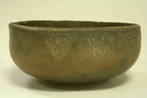 Bowl with geometric pattern