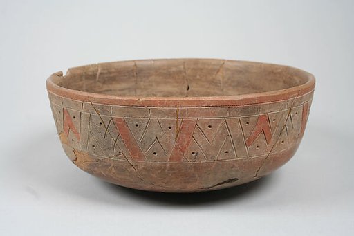 Incised bowl with geometric pattern