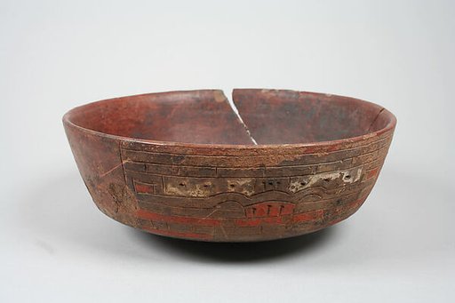 Incised bowl with eye motif