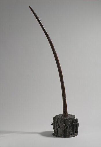 Altar Tusk