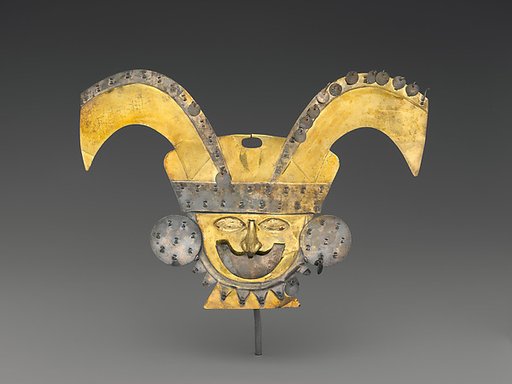 Nose ornament in the shape of a head
