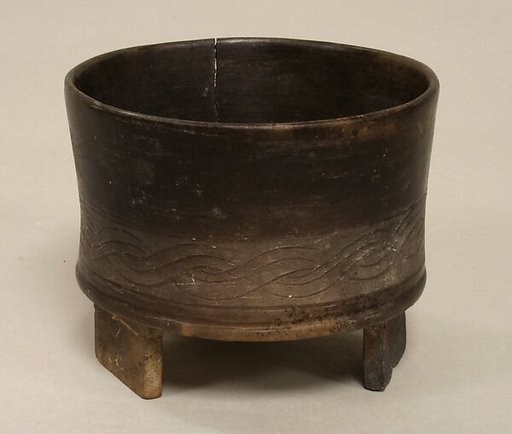 Tripod Vessel