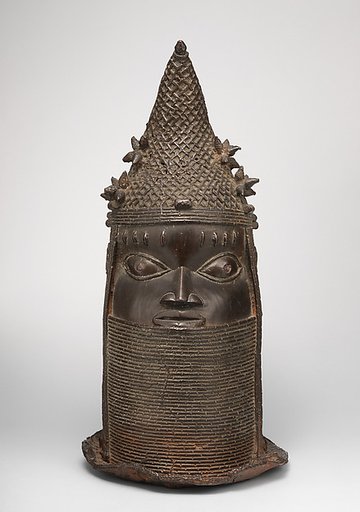 Ùhúnmwèlaò ọ́ghé iyọ́bà (head of a queen mother)
