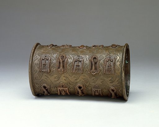 Bracelet with Portuguese Heads and Mudfish