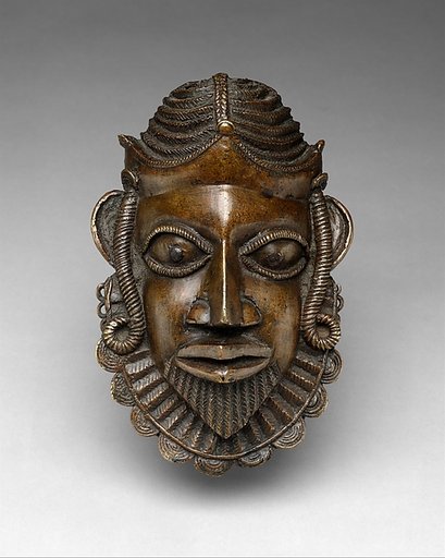 Hip ornament with Portuguese head
