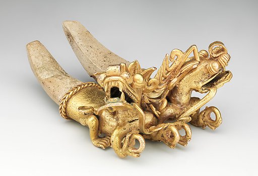 Double crocodile pendant