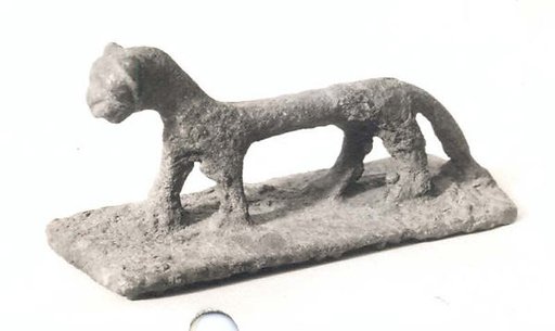 Figurine of a feline