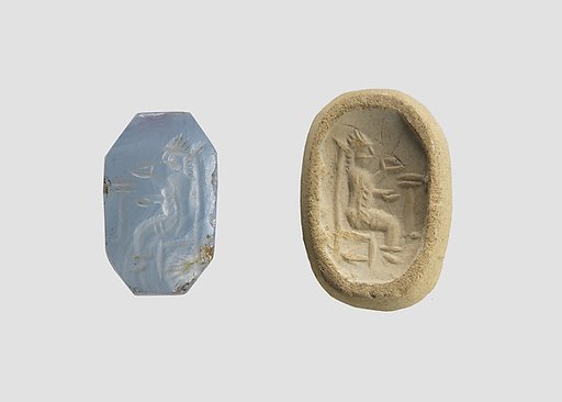Stamp seal (octagonal pyramid) with deity (?)