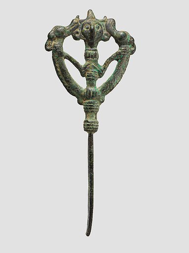 Openwork pin
