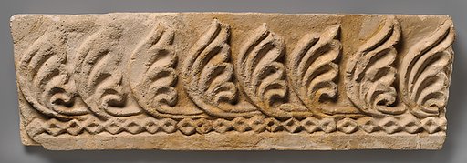 Wall decoration with vegetal and geometric design