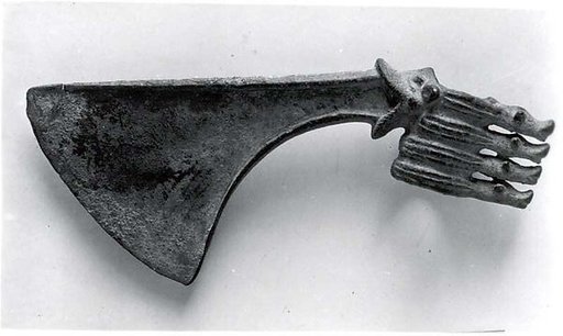 Spiked axe head