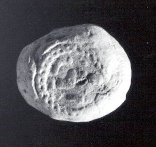 Oval sealing with one circular seal impression